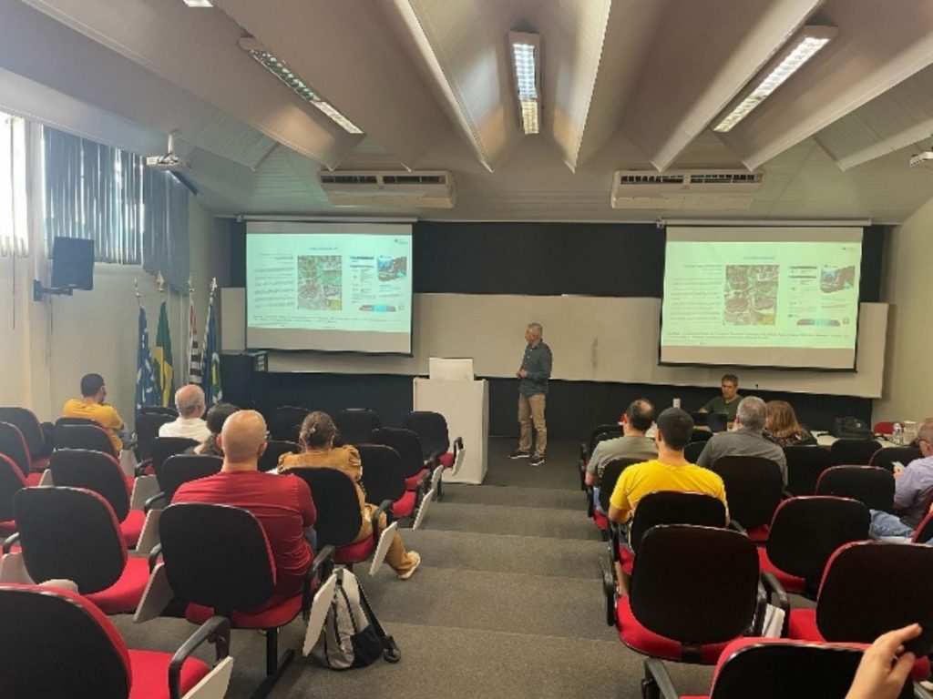 Visita a Universidades Brasileiras e divulgação do projeto RestReef